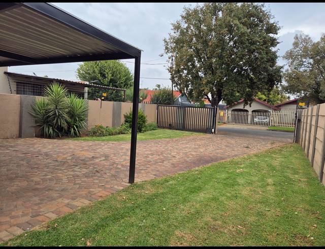 2 BEDROOM HOUSE RENTED IN BRAKPAN CENTRAL